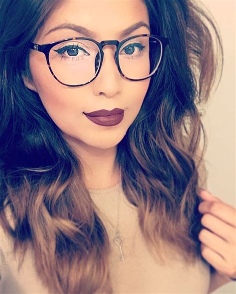 best eyeglasses for oval face.